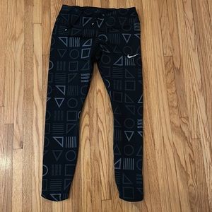 Nike- Fri fit 7/8 workout leggings - black with graphic print “ Just Do It”